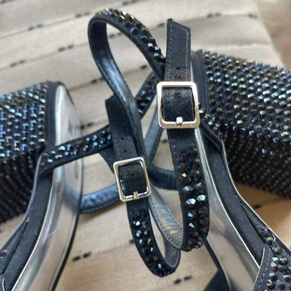 Beaded platform sandals by Mix NO. 6. Size 8 1/2 medium